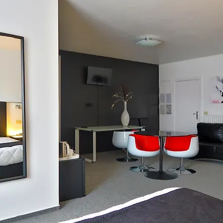 Hotell Adoma 3*
