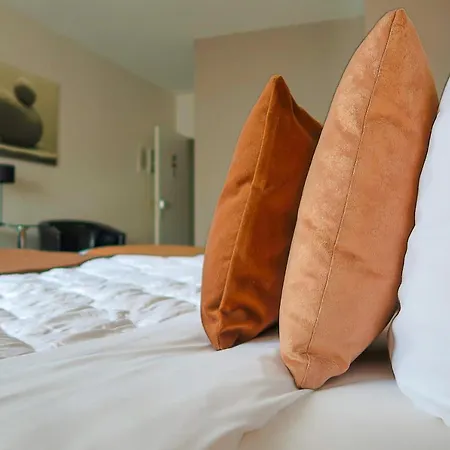 Hotel Adoma 3*